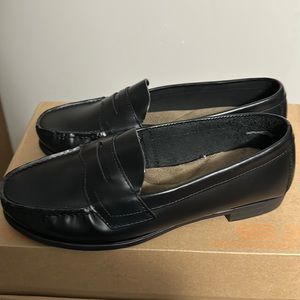 East land classic II penny loafers 3921 black